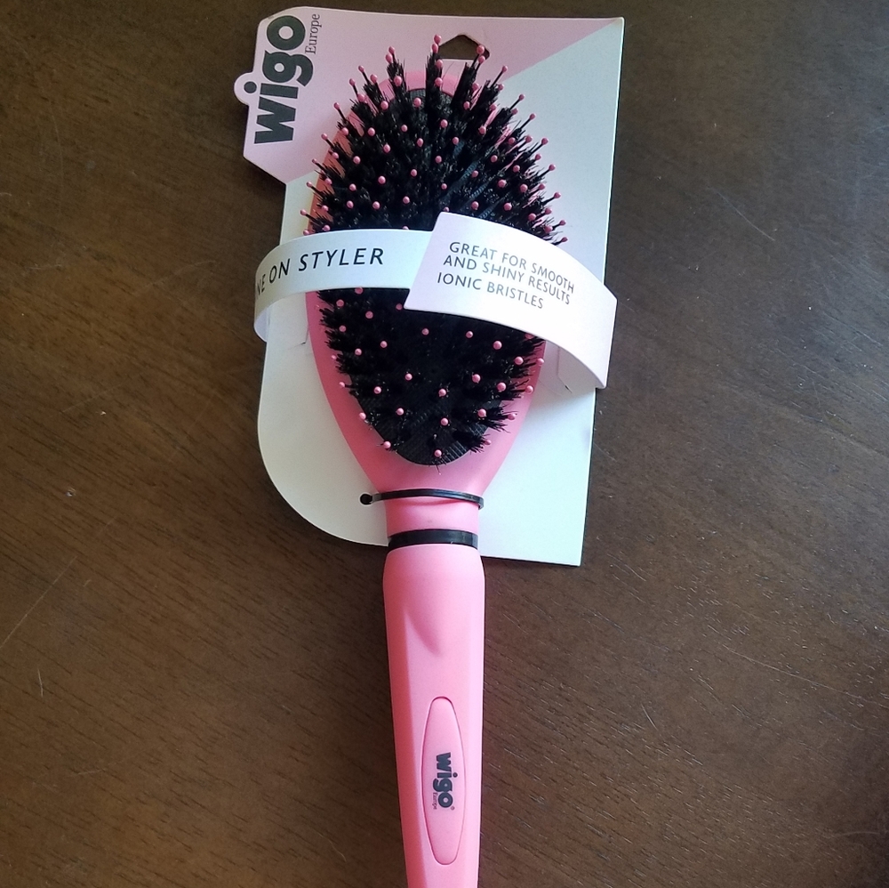 Wigo brush